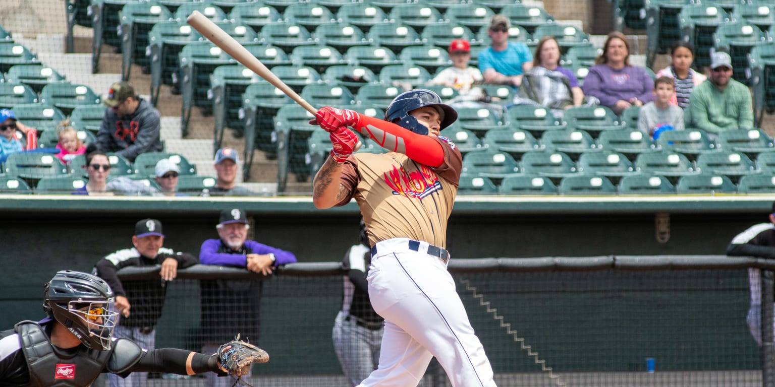 Addison Russell and Bartolo Colon Sign with the Acereros de