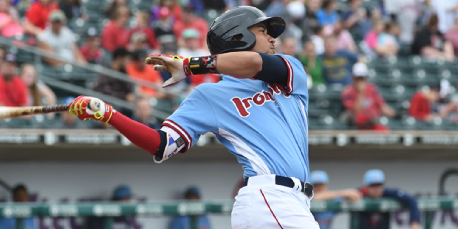 J.P. Crawford hits grand slam against his former Phillies team