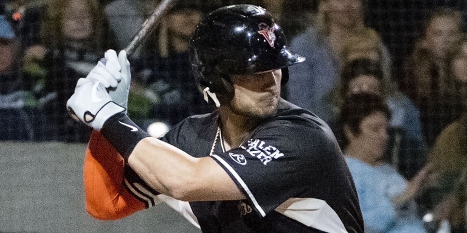 Michael Chavis' solo homer (2), 08/16/2023