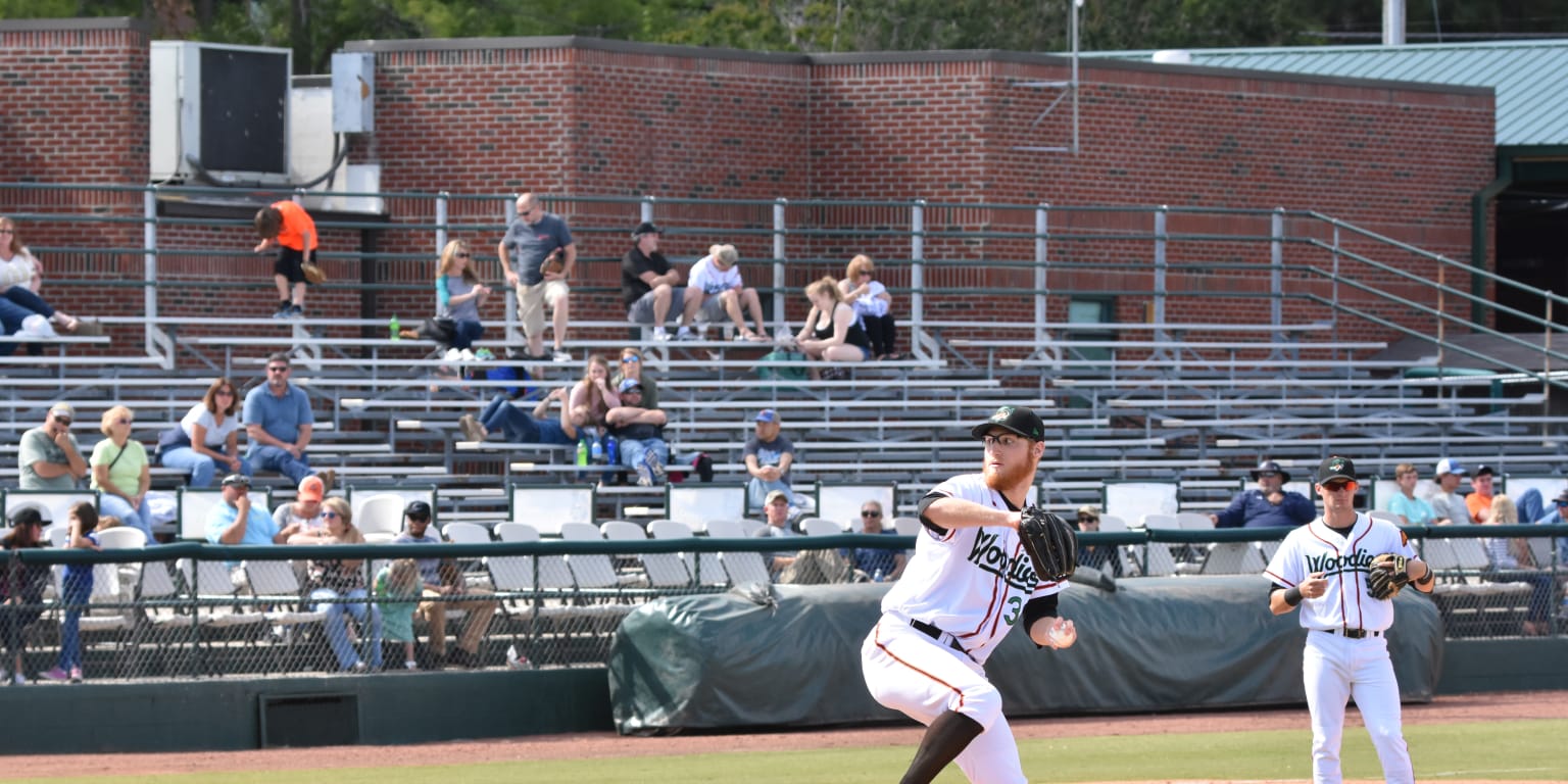 Wood Ducks and Mudcats Split Doubleheader