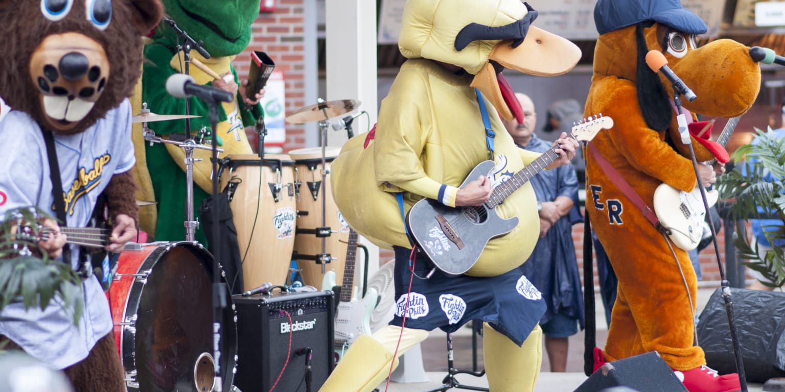 2016 Reading Fightin Phils Mascot Quack