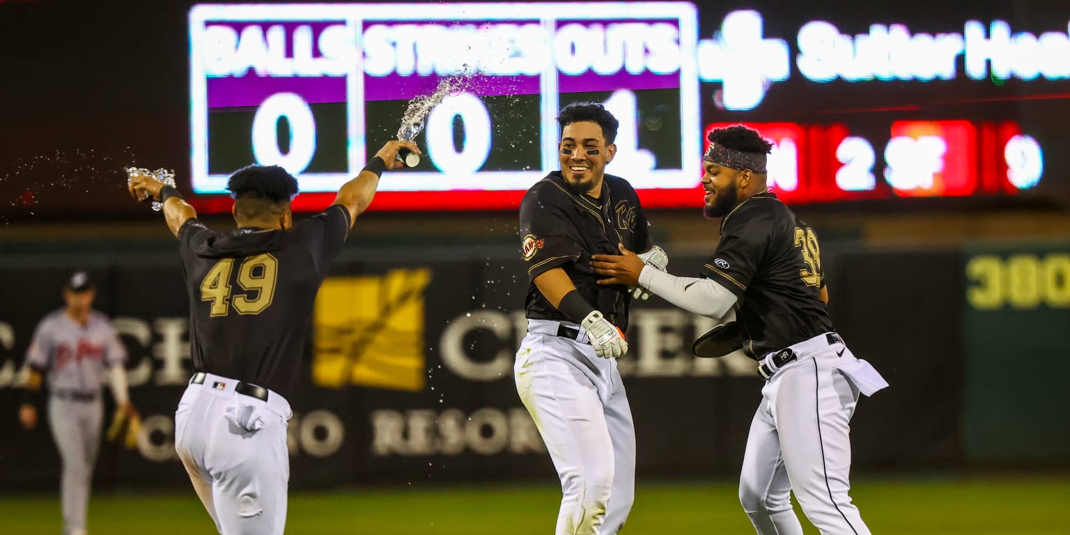 El Paso Chihuahuas - Former El Paso Chihuahuas on MLB Wild Card