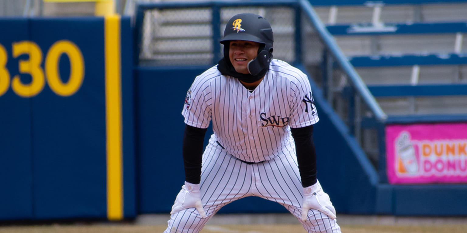 Yankees top prospect Gleyber Torres doubles twice, scores twice in