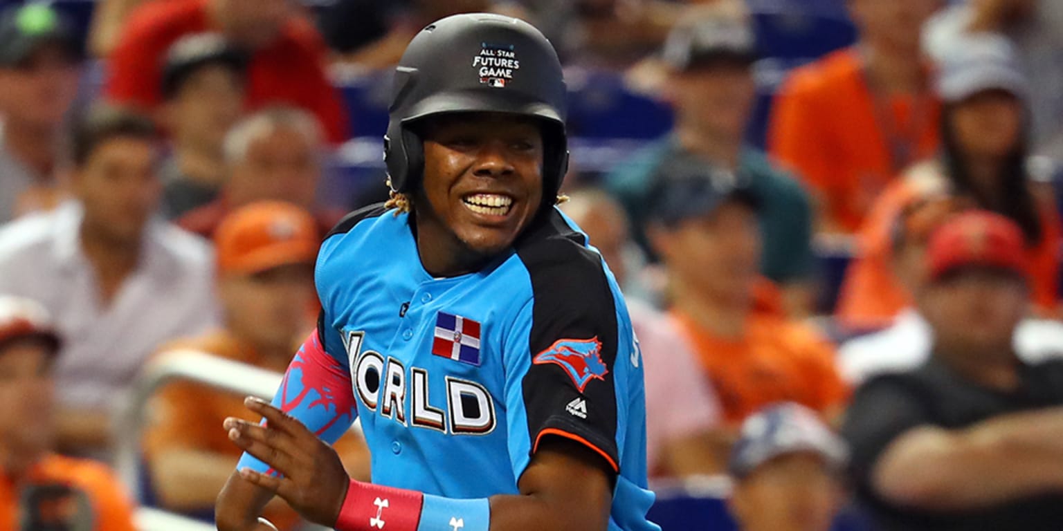 Gómez] The Guerrero's Dynasty continues This is Pedro, 10 years old, the  youngest son of Vladimir Guerrero. Like father Like Son! : r/baseball