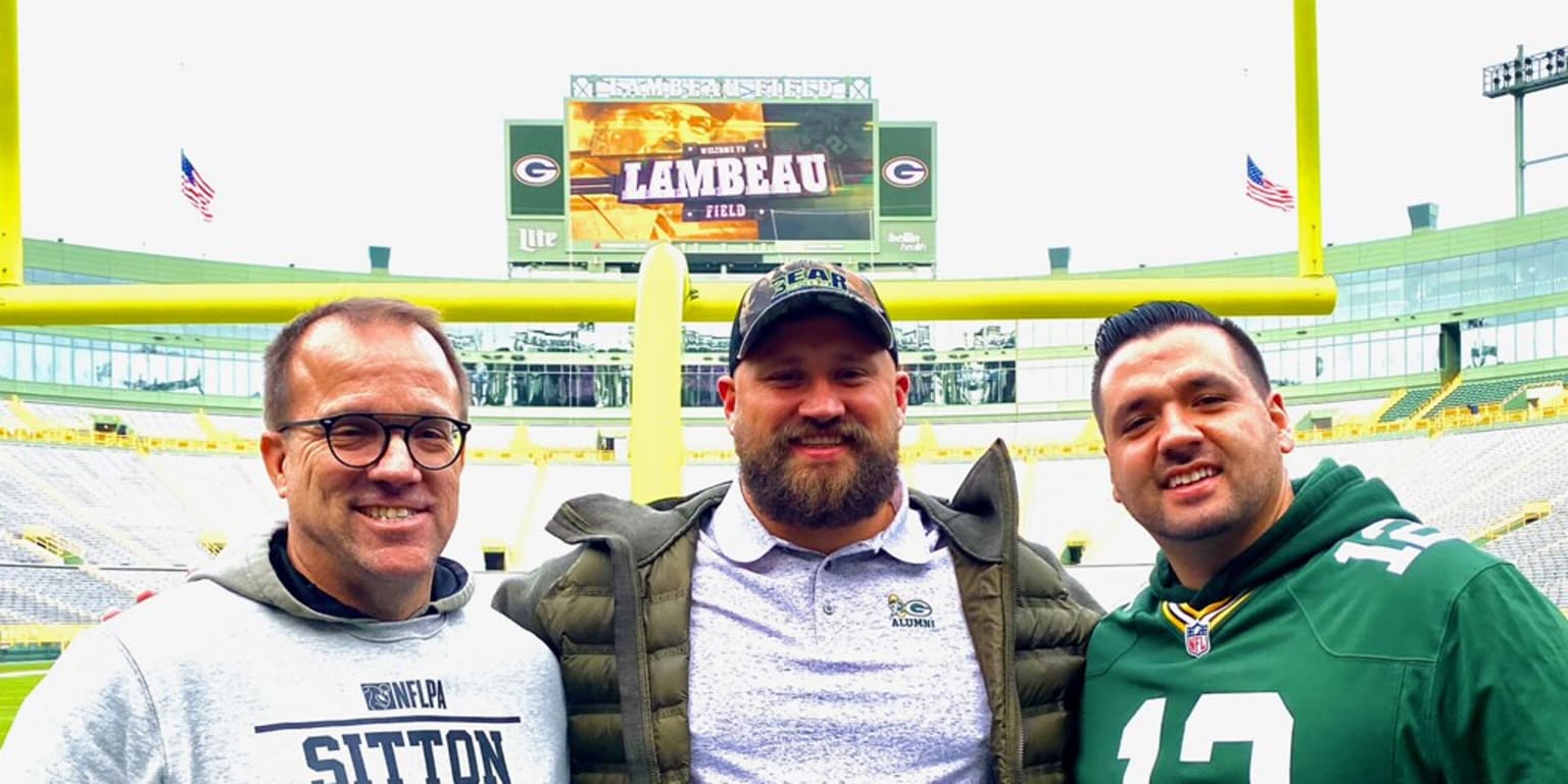 Photos: Packers alumni honored at Lambeau Field