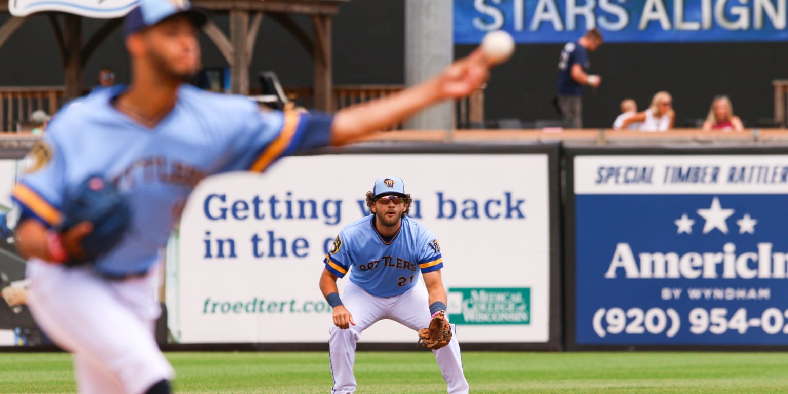 Unearned Run Beats Wisconsin in Game One