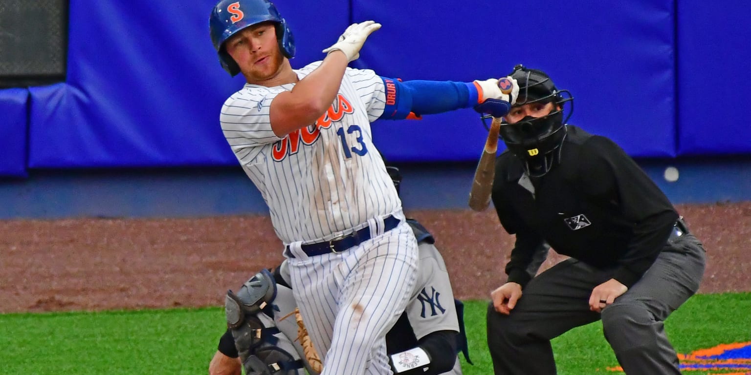 Syracuse Mets' Luke Voit catches pitch that hit him (video