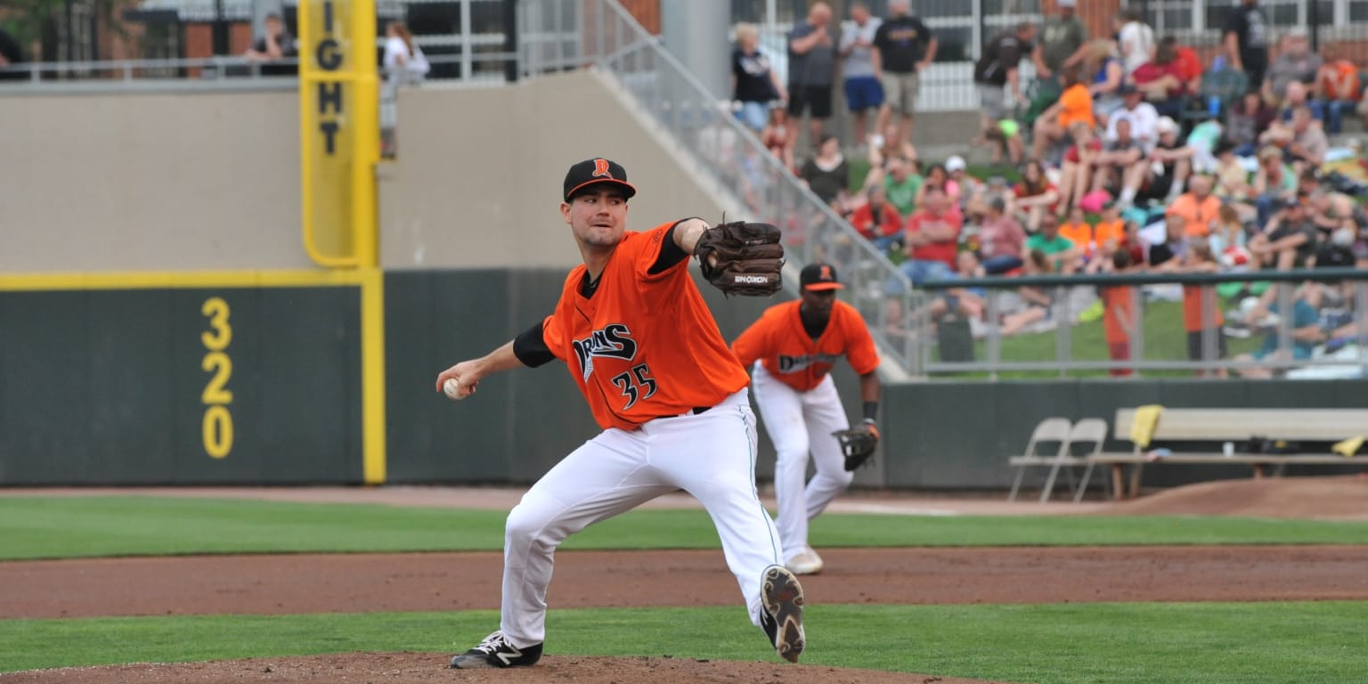 Dragons Break Tie in 8th, Win 54