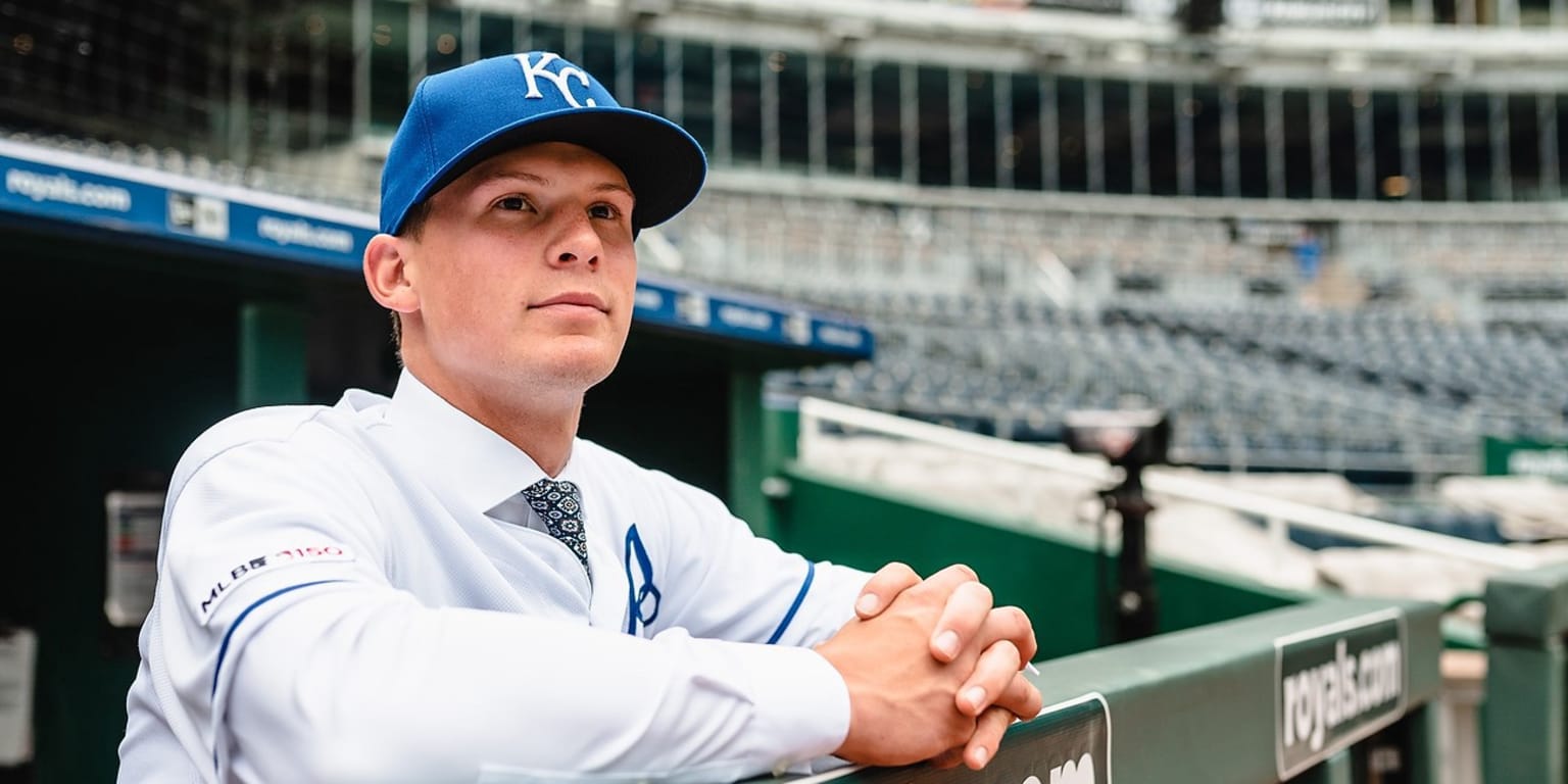 Colleyville Heritage's Bobby Witt Jr. signs with Royals, gets