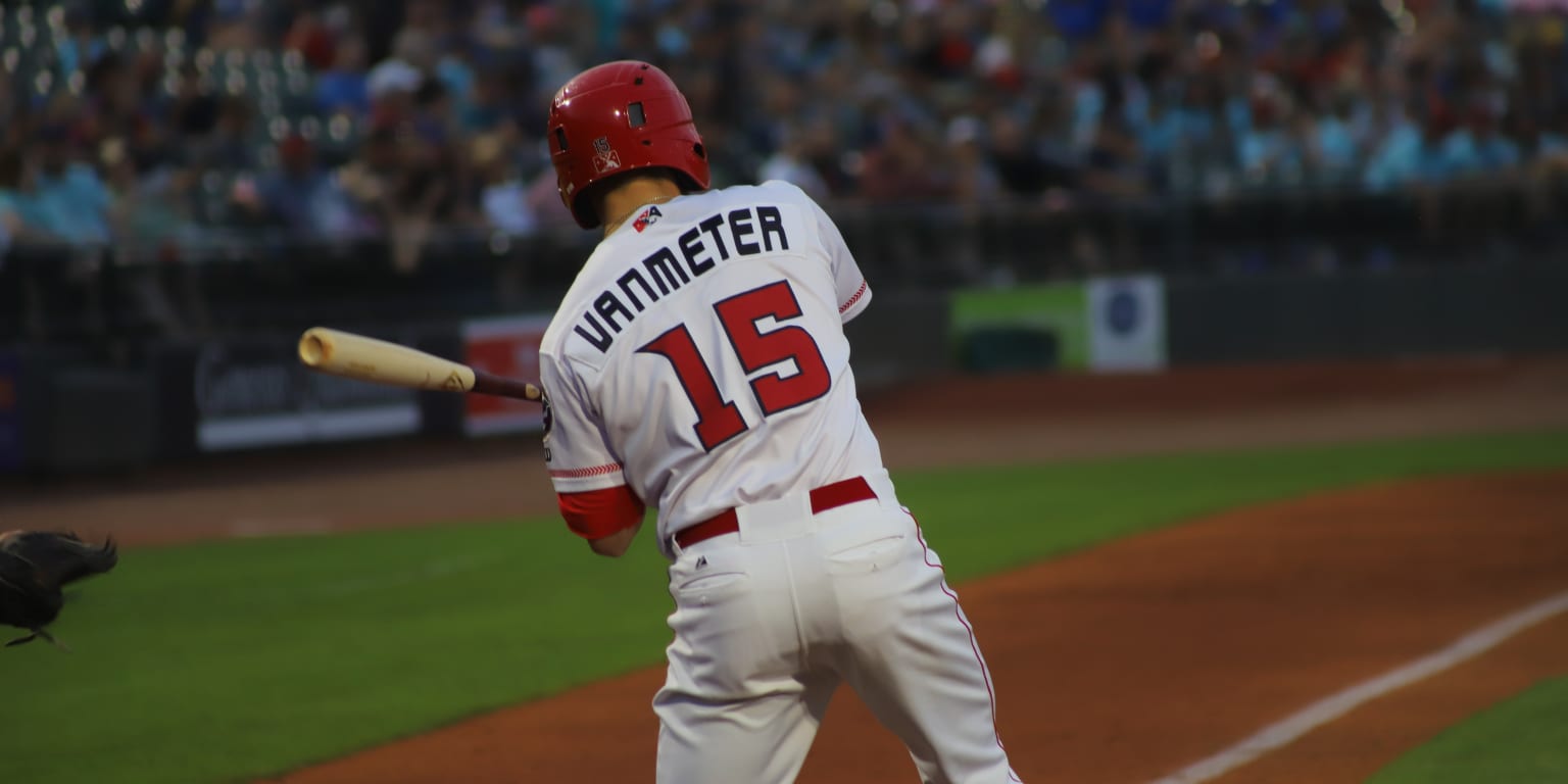 VanMeter walks in MLB debut for Reds
