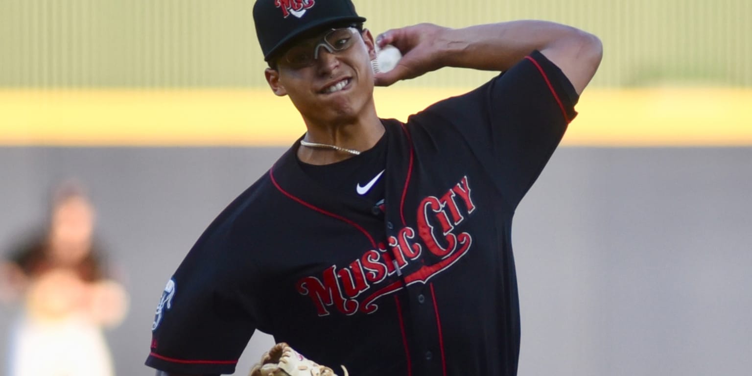 Jesus Luzardo's glove, glasses & superstitions 