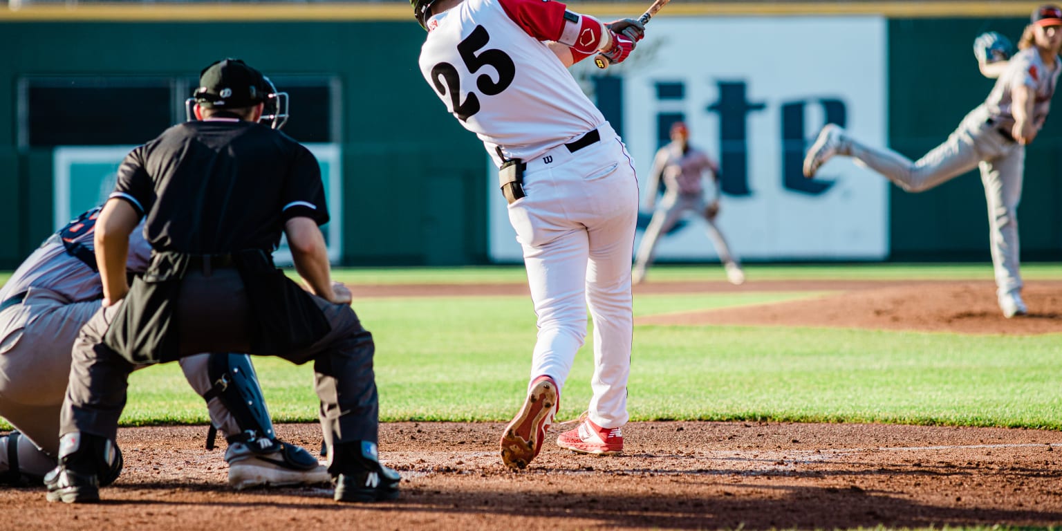 Lugnuts Edge Cubs, 5-4, in Front of 7,037 at Four Winds Field