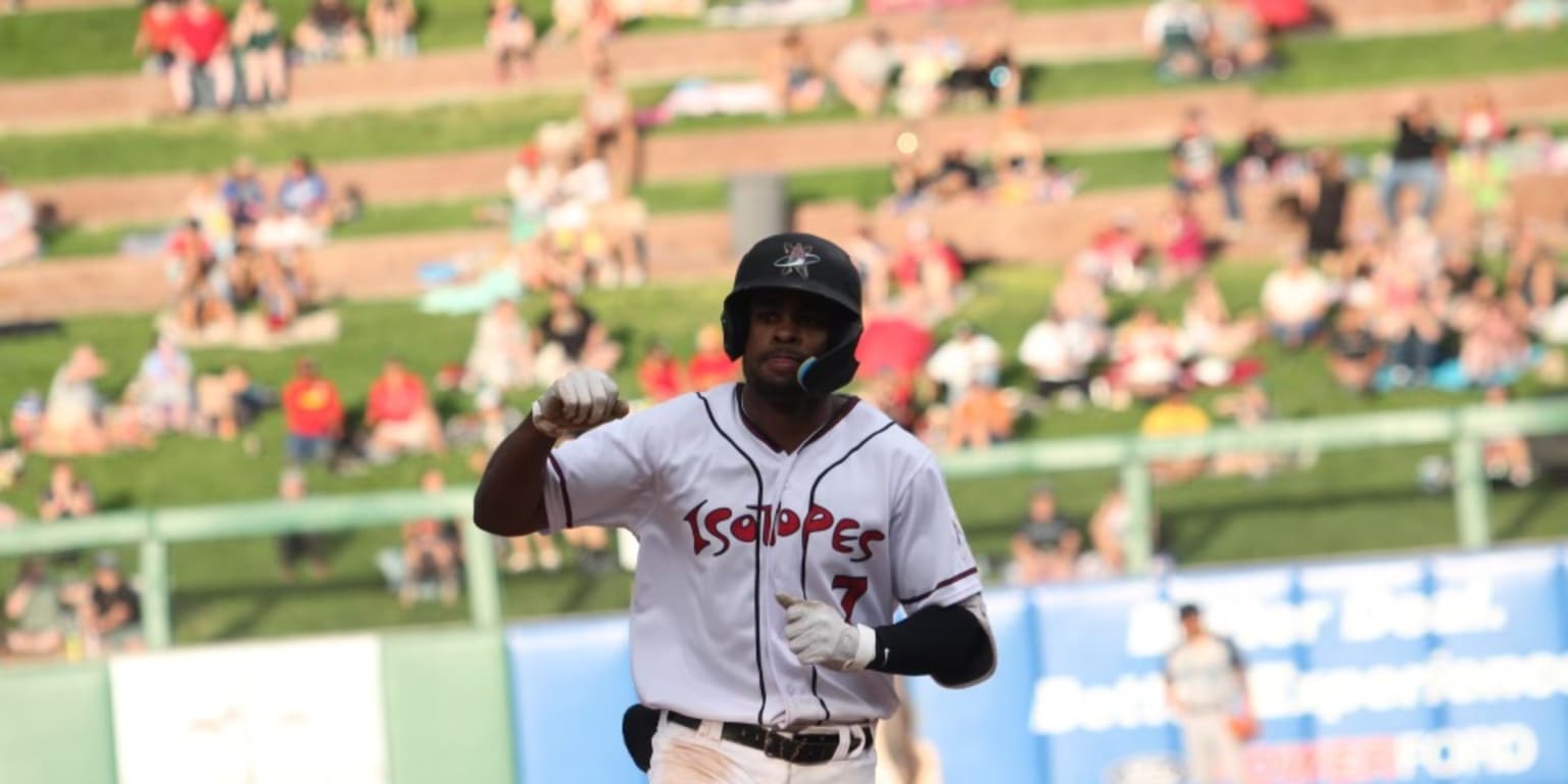 Watch: Roman Quinn hits game-winning grand slam for Isotopes