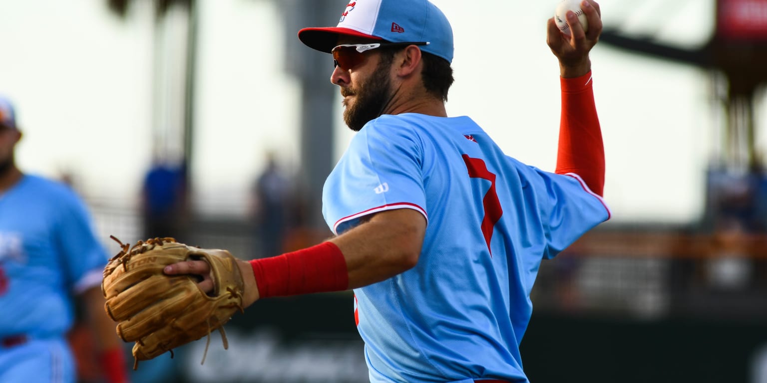 Hooks baseball headed back to the sparkling city