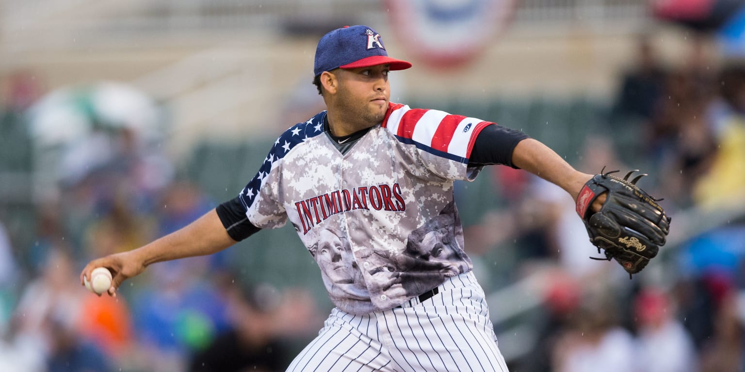 Carlos Pena  Four Seam Images