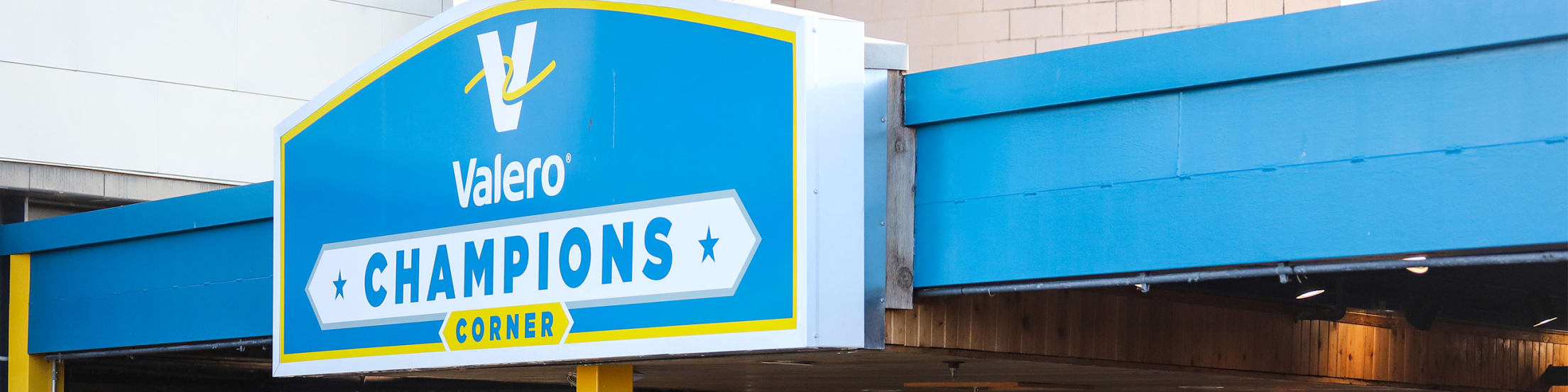 Valero Champions Corner Hooks