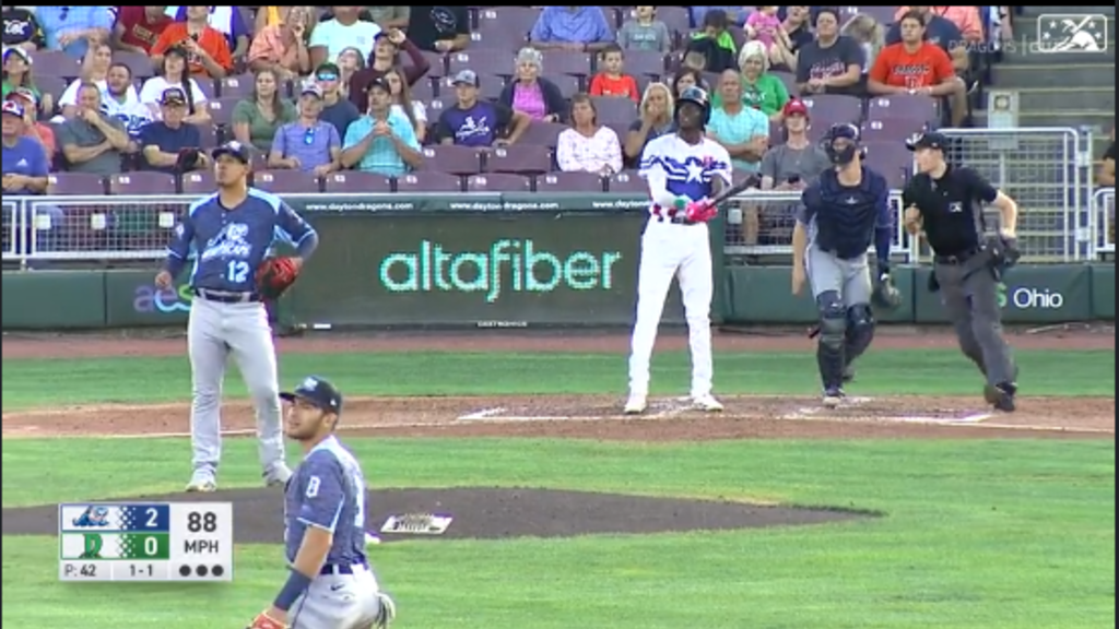 Vargas cranks walk-off homer, 07/30/2022