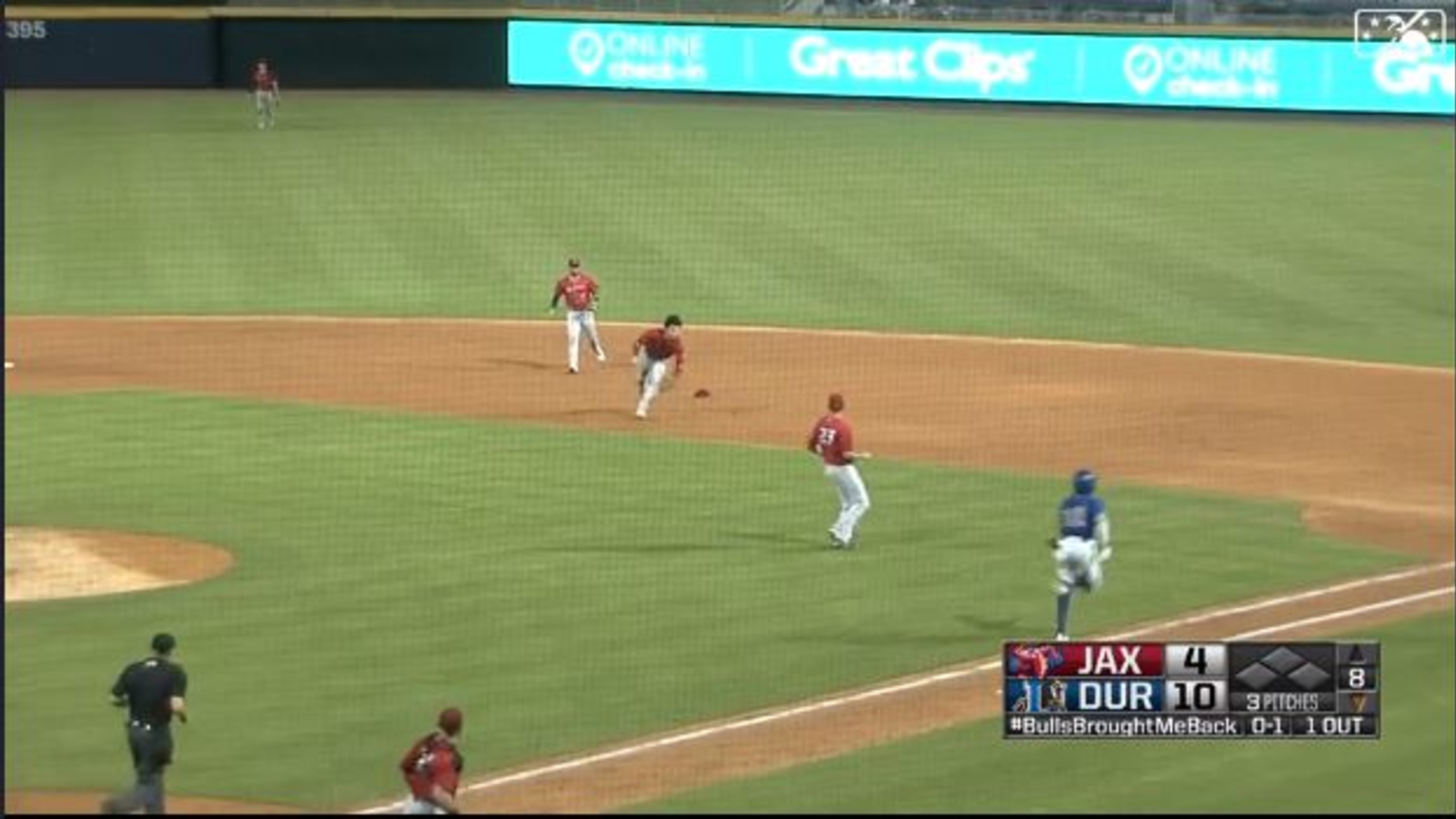 Marlins fan flashes Cardinals pitcher during game