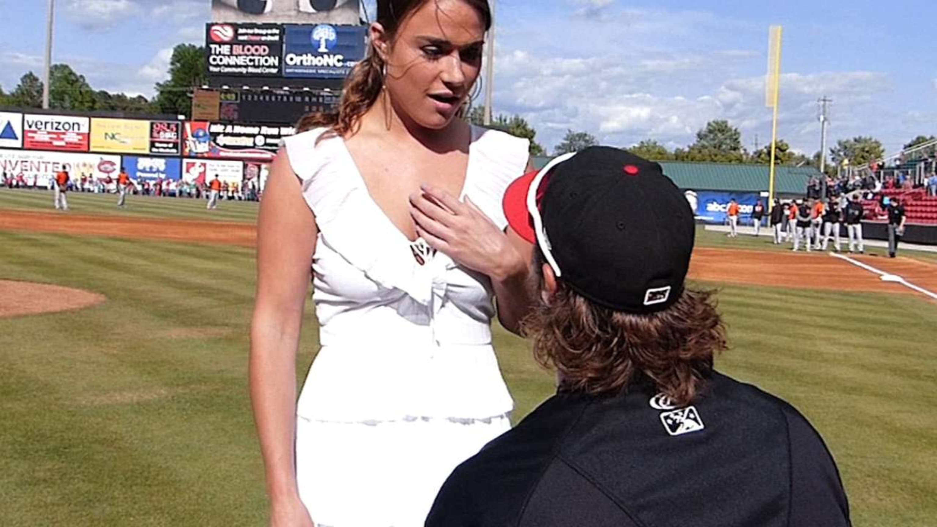 Baseball Wives: Photo List of the Hottest MLB Wives and Girlfriends