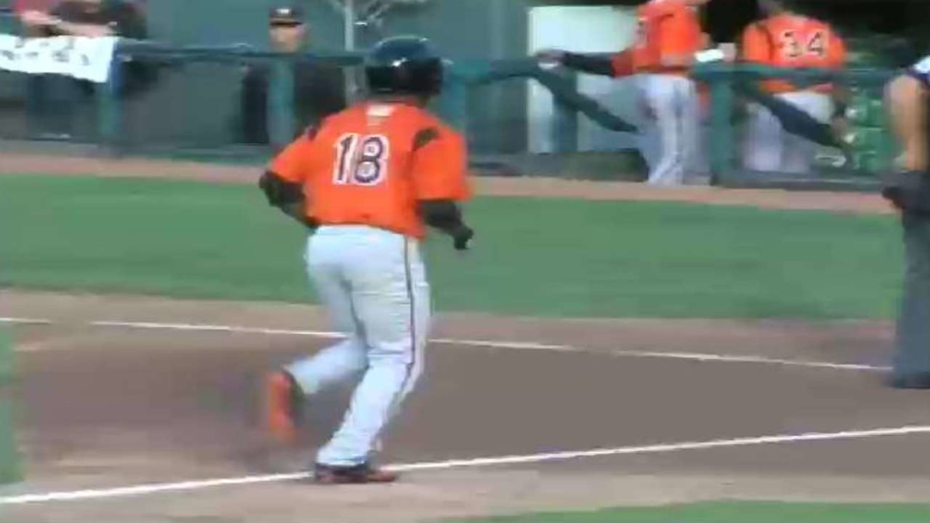 Orioles' Cedric Mullins makes leaping catch, hits go-ahead home