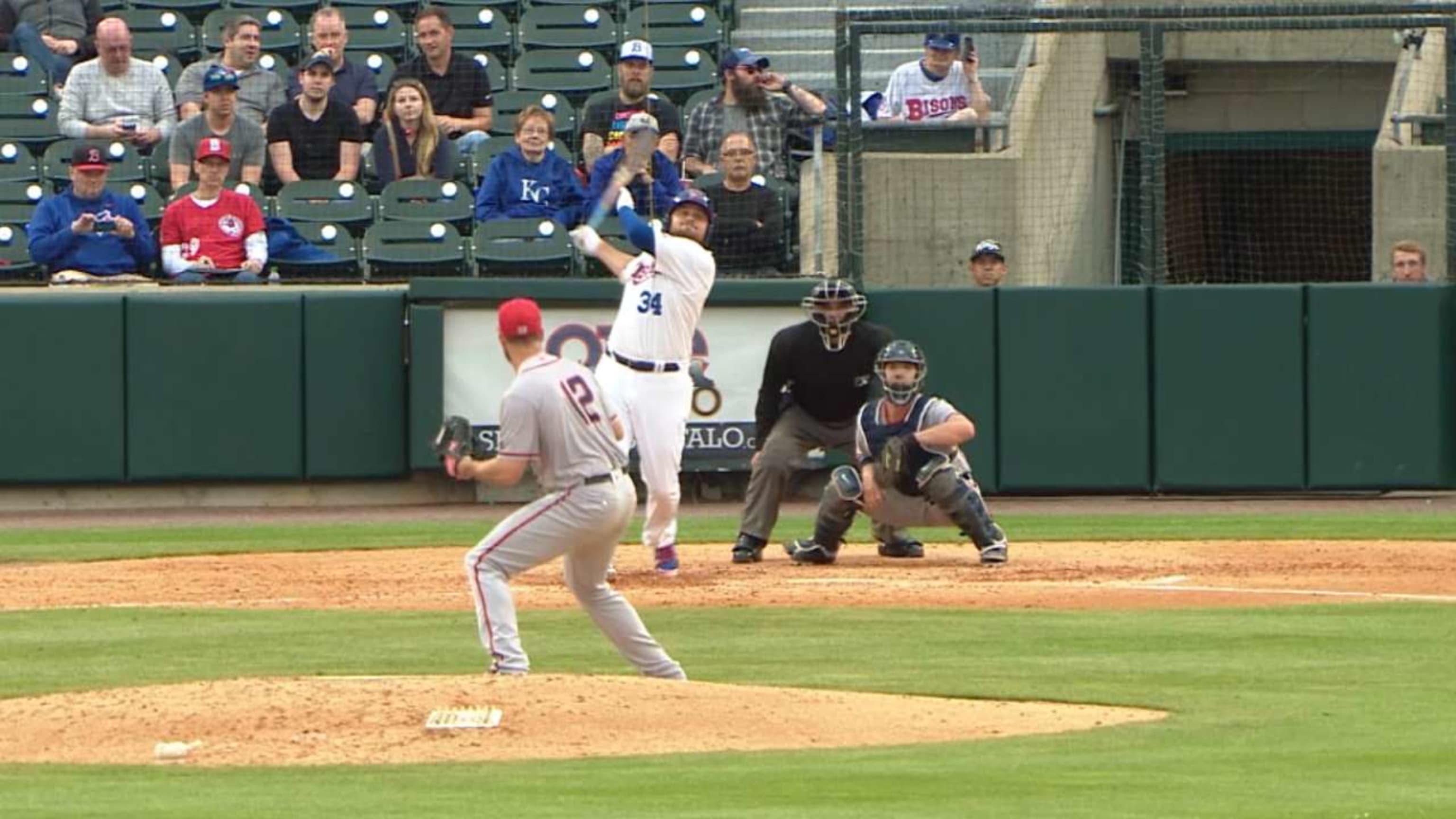 Rowdy Tellez connects for his first MLB home run 