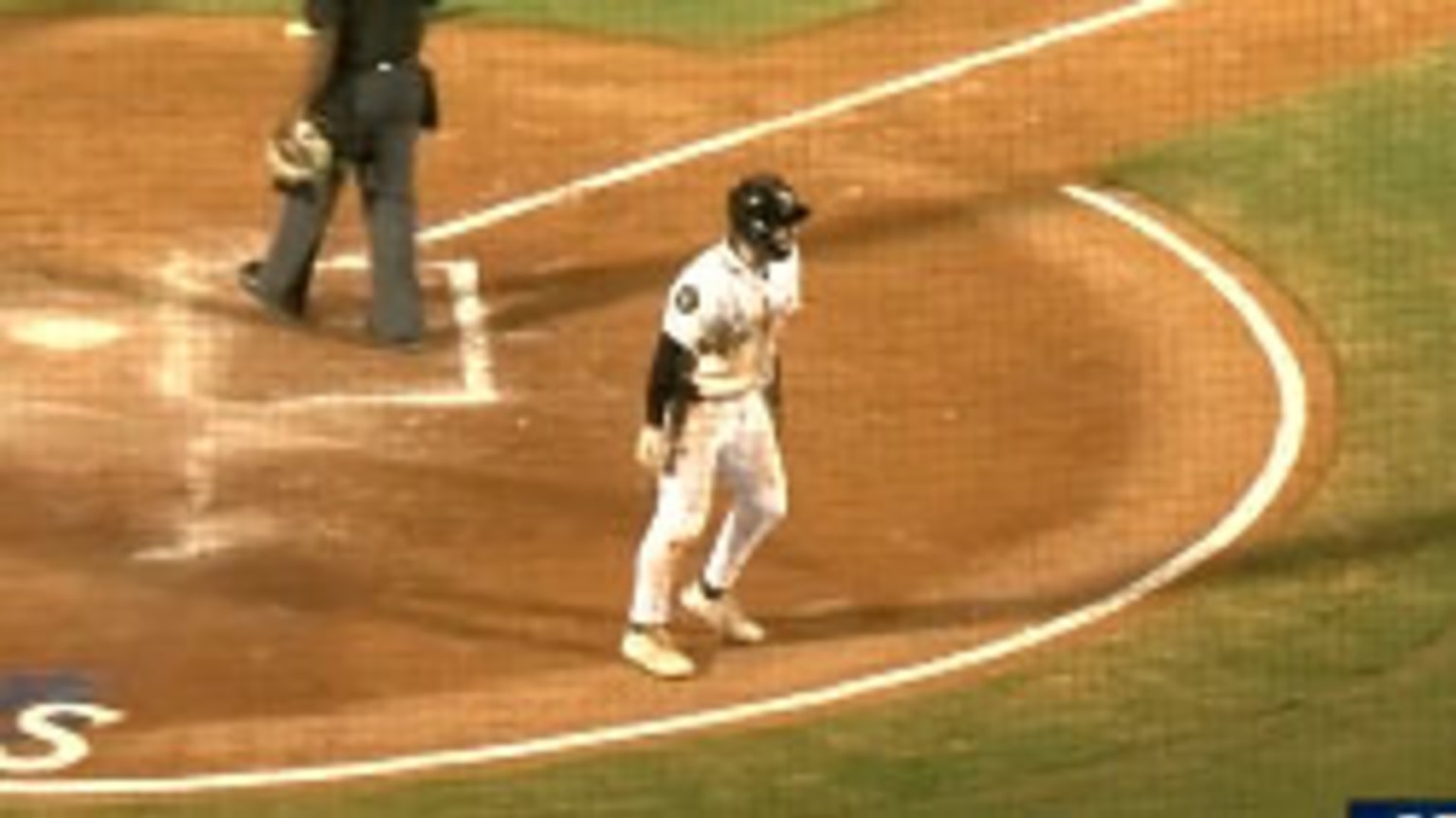 Mitchell scoots around bases | 07/27/2022 | Shuckers