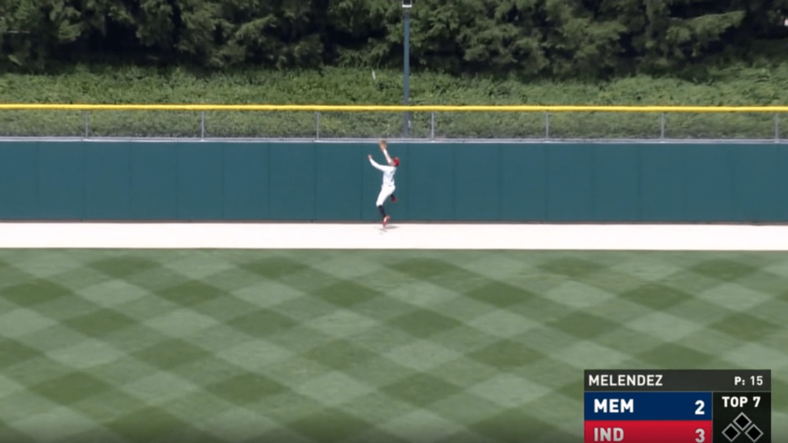 Swaggerty hangs on for out | 06/27/2022 | Indians