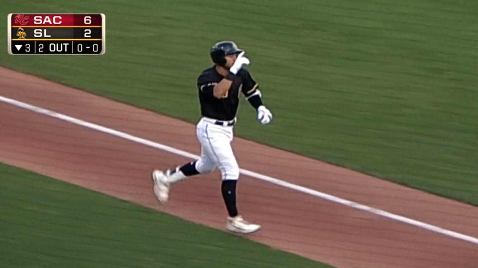 Gatewood hits 15th homer 07/09/2021 Bees