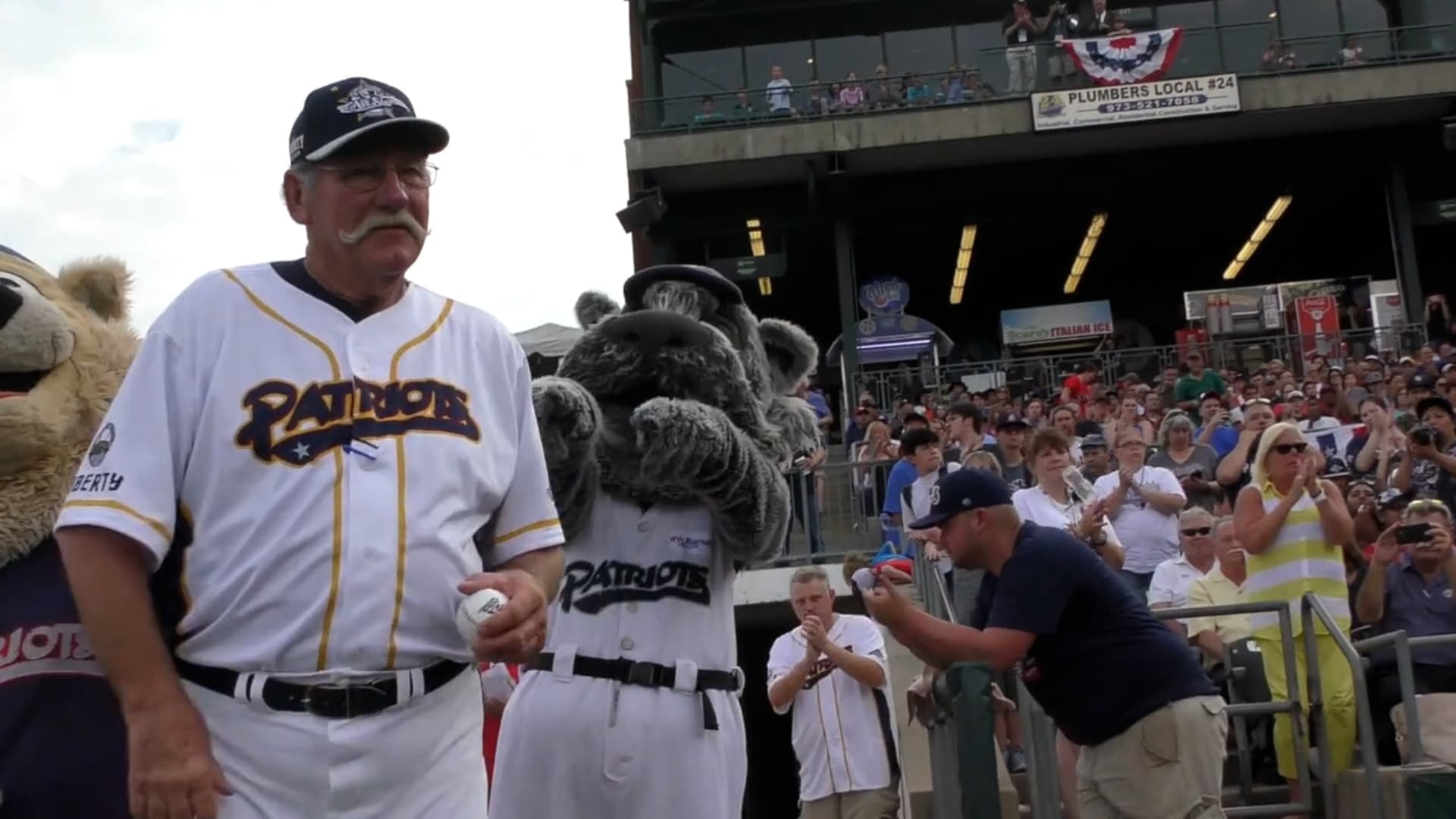 Somerset Patriots retire Sparky Lyle's jersey