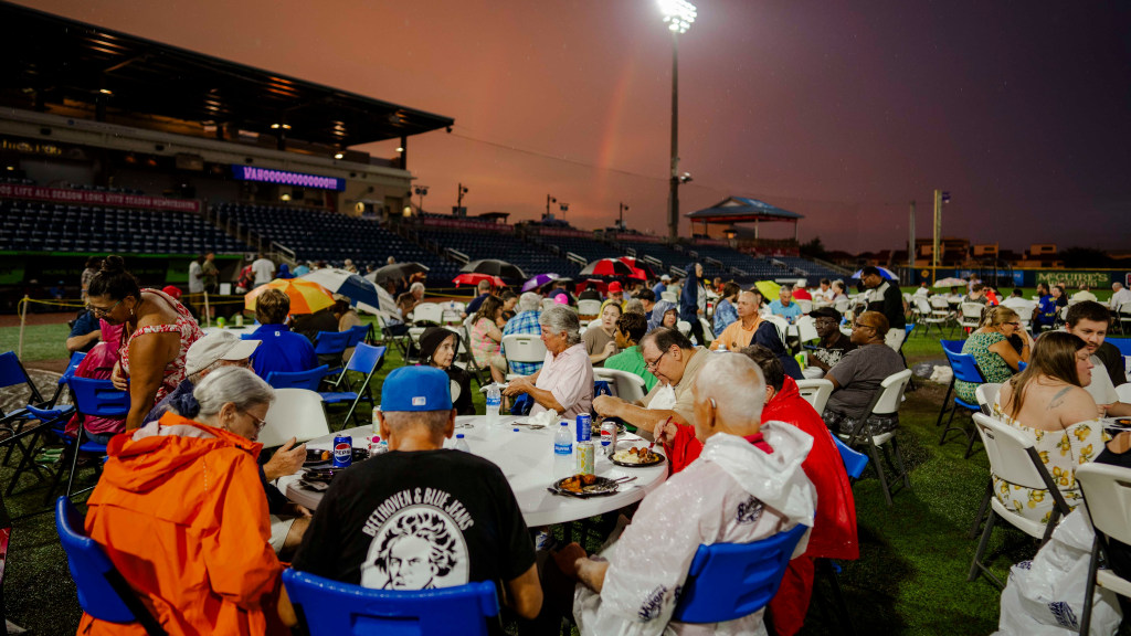 Under drizzling weather, the Blue Wahoos welcome large gathering of season-ticket holders and gameday employees for the 2026 Wahoos Diamond Awards to celebrate season.