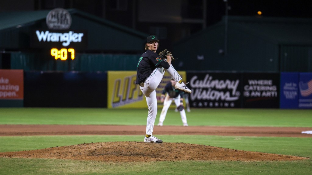 Lefthanded Pitcher, Connor Oliver
