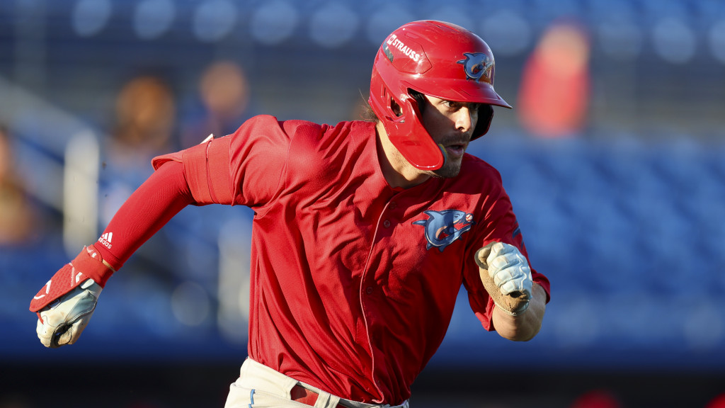 Phillies outfield prospect Nathan Humphreys sprints out a hit for the Threshers in Dunedin