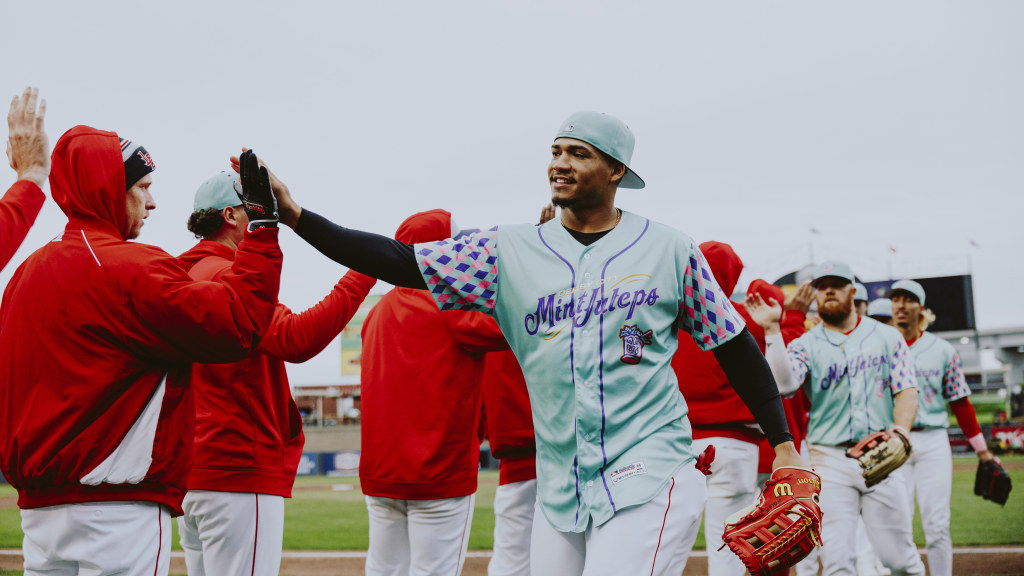 Noelvi Marte drew three walks and scored four times in the Bats' win on Sunday.