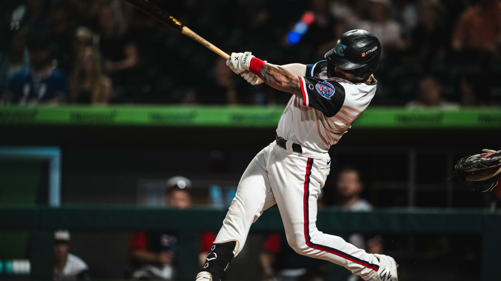 Mario Camilletti hit a three-run Home Run in the first inning of Charlotte's 10-6 victory over Norfolk