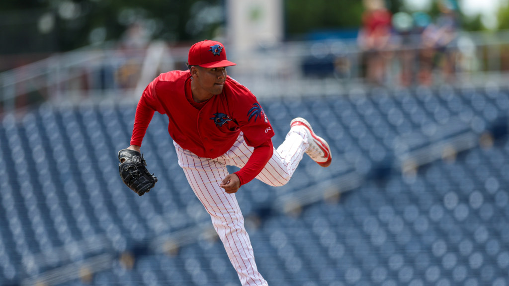 Phillies pitching prospect Juan Amarante fires in a strike during his return to the Threshers.