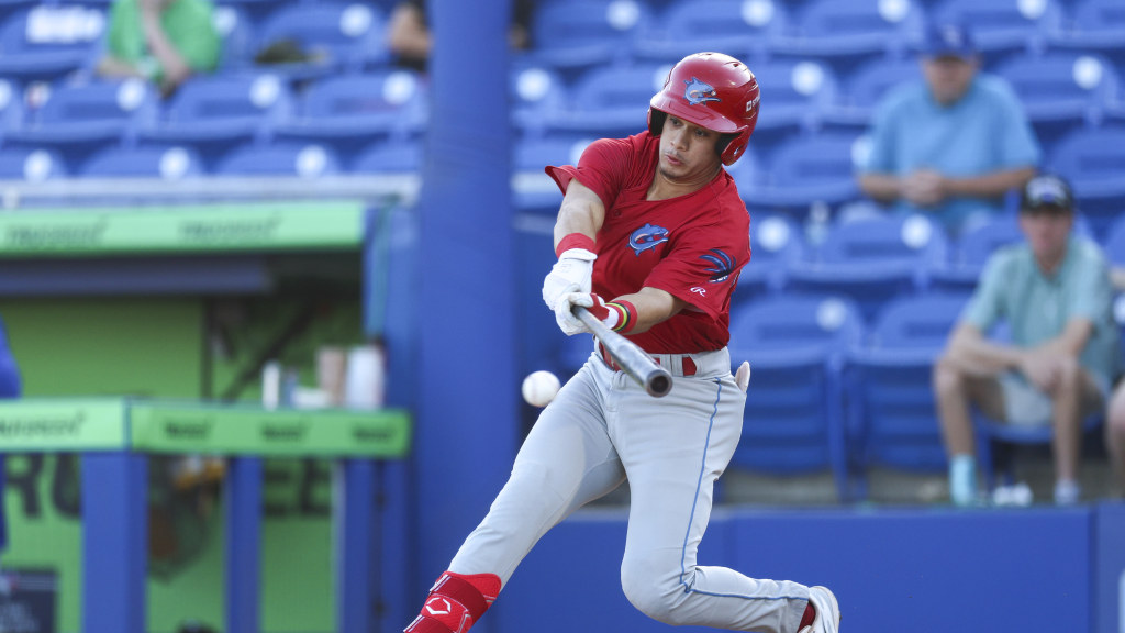 Phillies infield prospect Juan Villavicencio takes a swing during a road game for the Clearwater Threshers.