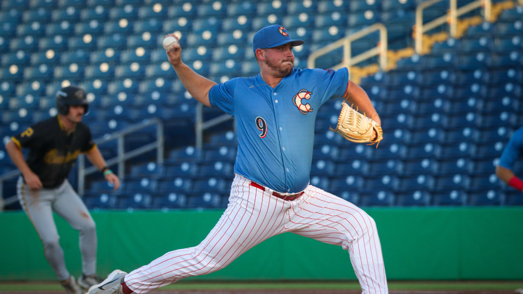 Phillies pitching prospect Peyton Havard fires in a strike for the Threshers during a relief appearance against Bradenton.