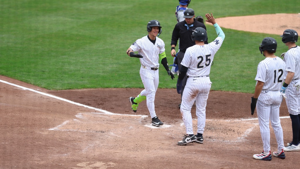 Kenedy Corona swats a grand slam to put the RailRiders up 7-0 over the Mets.