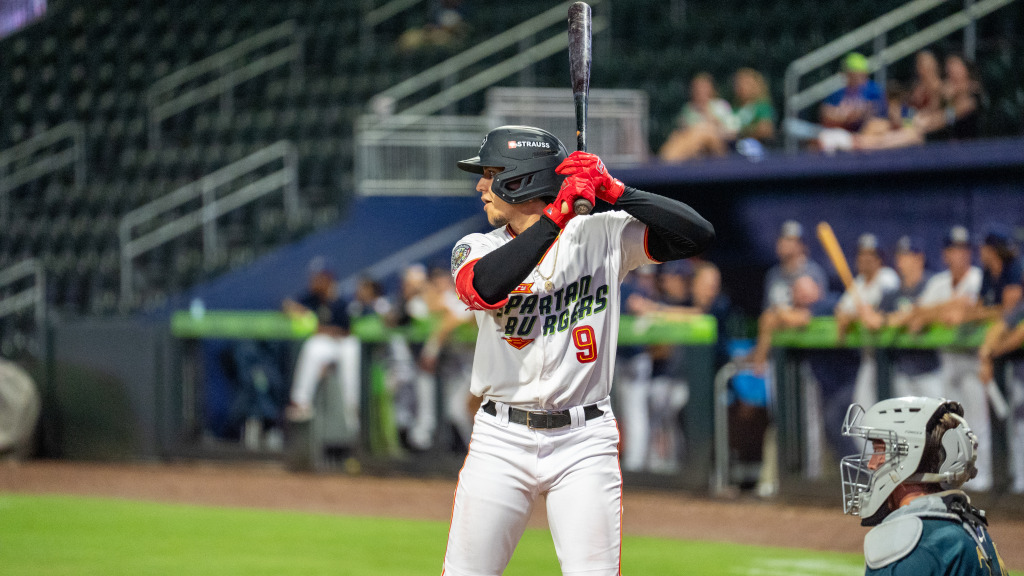 Marcos Torres stands tall in the lefty box.
