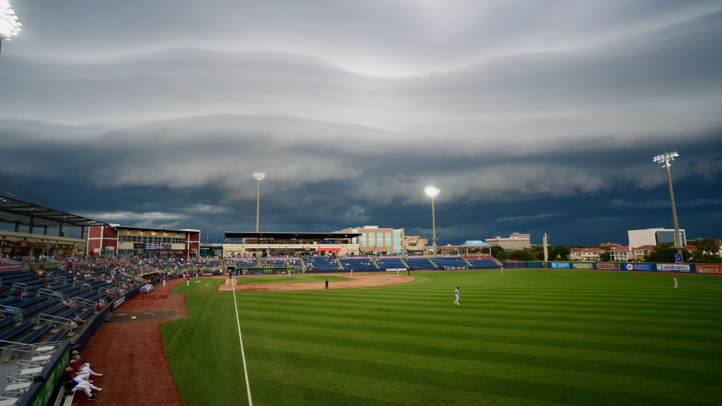 Tuesday suspended / Nine runs in the first inning / That's a team record