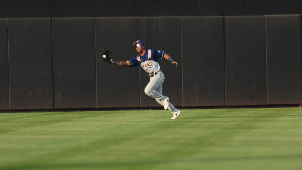 Josiah Ragsdale went 2-for-5 with a double and two runs scored for the Lake Winnebago Shantymen on Friday night.
