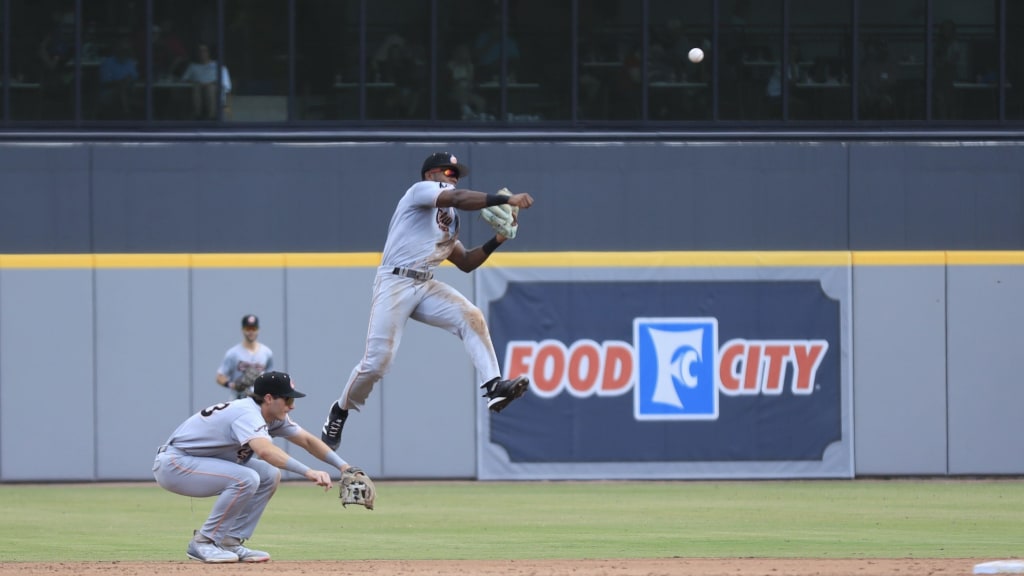 John Gil went 5-for-5 at the plate and turned a double play on Sunday.