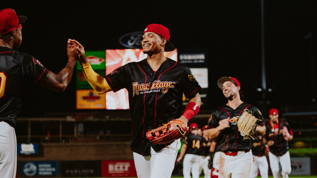 Noelvi Marte and the Bats rallied late to win the series opener on Tuesday.