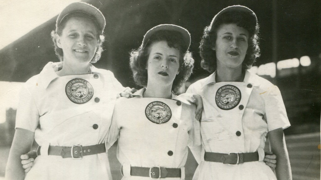 Helen Callaghan (center) pictured with Minnesota Millerette teammates Loretta Dwojak (left) and Judy Dusanko (right)
