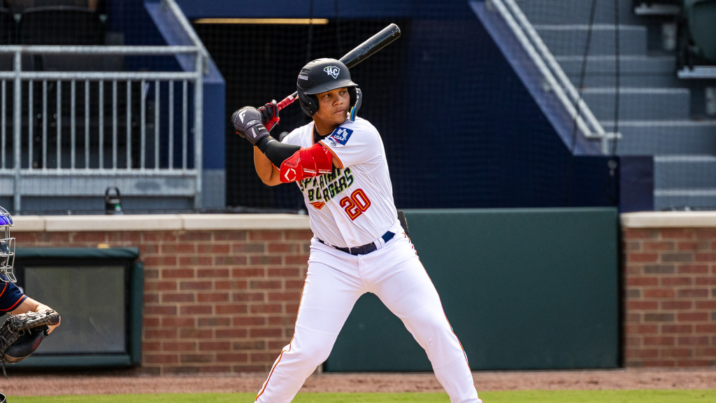 Neurelin Montero takes a swing for the Spartanburgers.