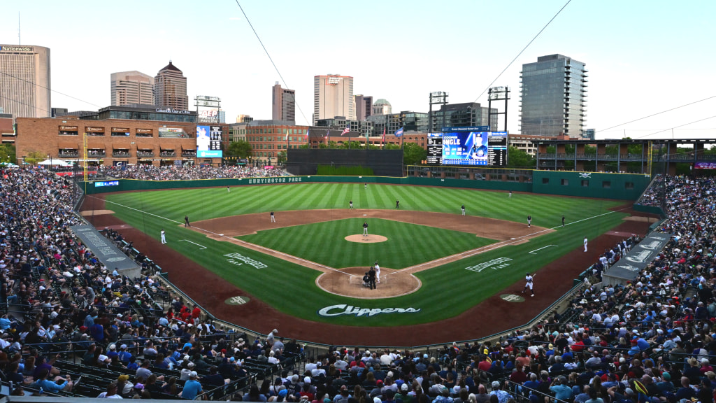 Over 9,800 fans packed Huntington Park for Dime-A-Dog Night on Tuesday