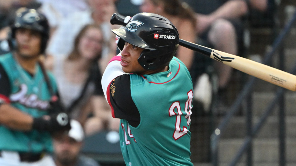 Juan Brito crushed a three-run homer for Los Veleros on Thursday