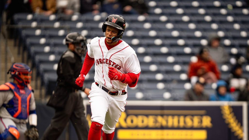 Kristian Campbell extended his on-base streak to 11 straight games with a single in the 6<sup>th</sup> inning