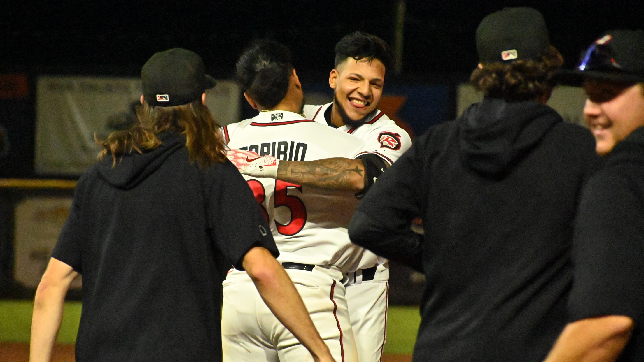 Back-and-forth battle goes to Squirrels in extras | MiLB.com