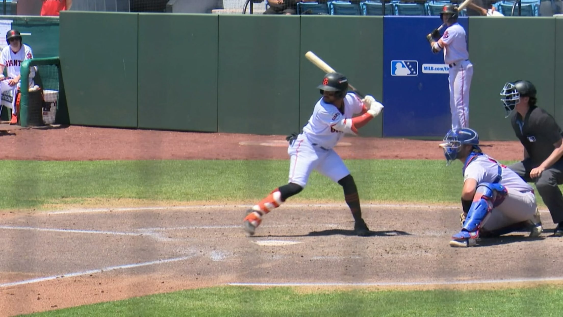 Jhonny Level's pair of home runs game